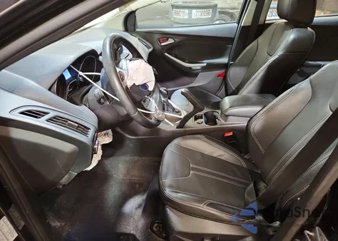 2014 Ford Focus Se z USA, uszkodzony, nr VIN 1FADP3K24EL193617